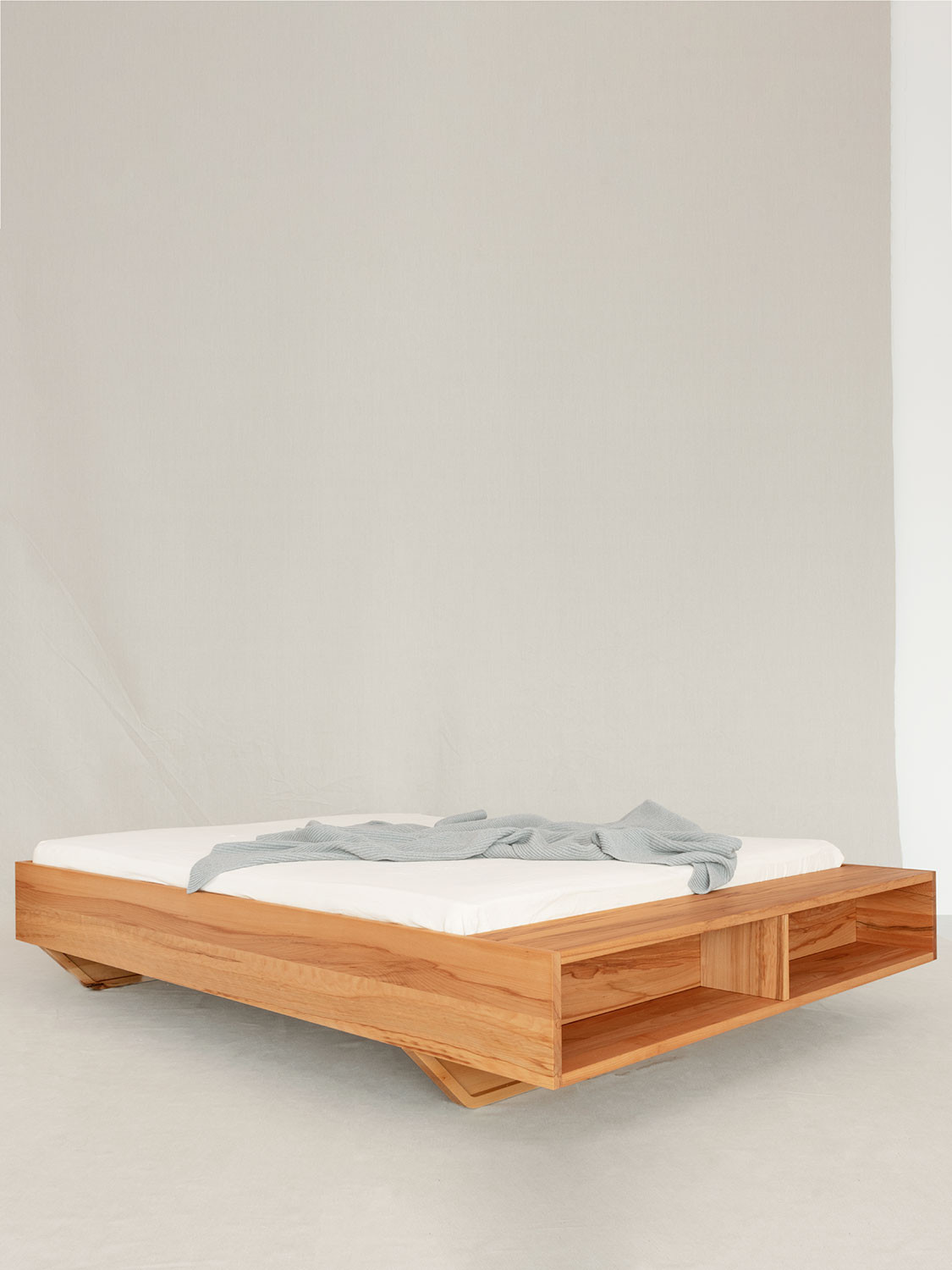 Massivholzbett Avena A, Kernbuche, 160 × 200 cm