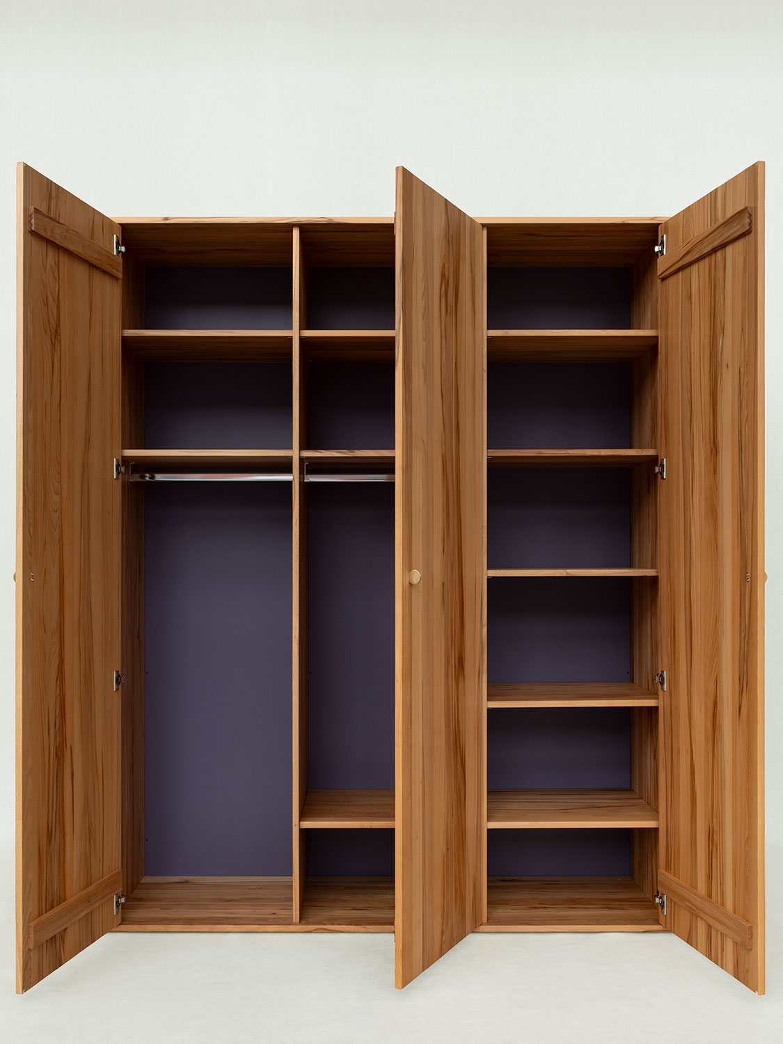 Massivholzschrank in Kernbuche, 3 Türen, 165 cm breit