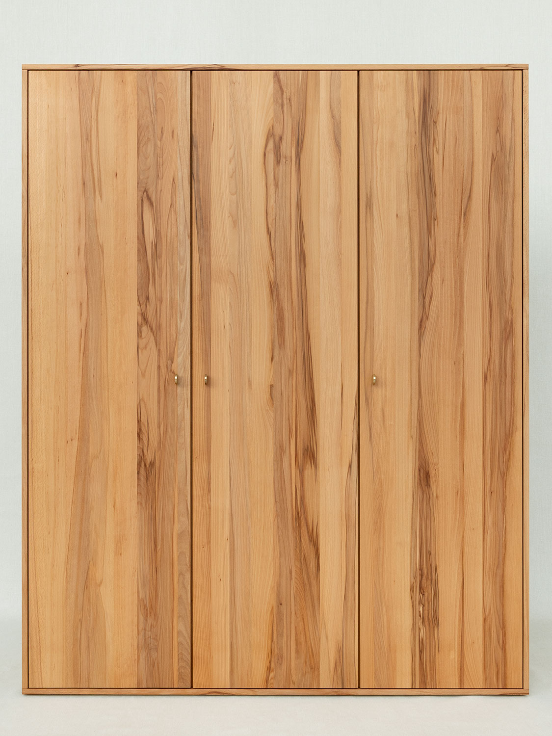 Massivholzschrank in Kernbuche, 3 Türen, 165 cm breit