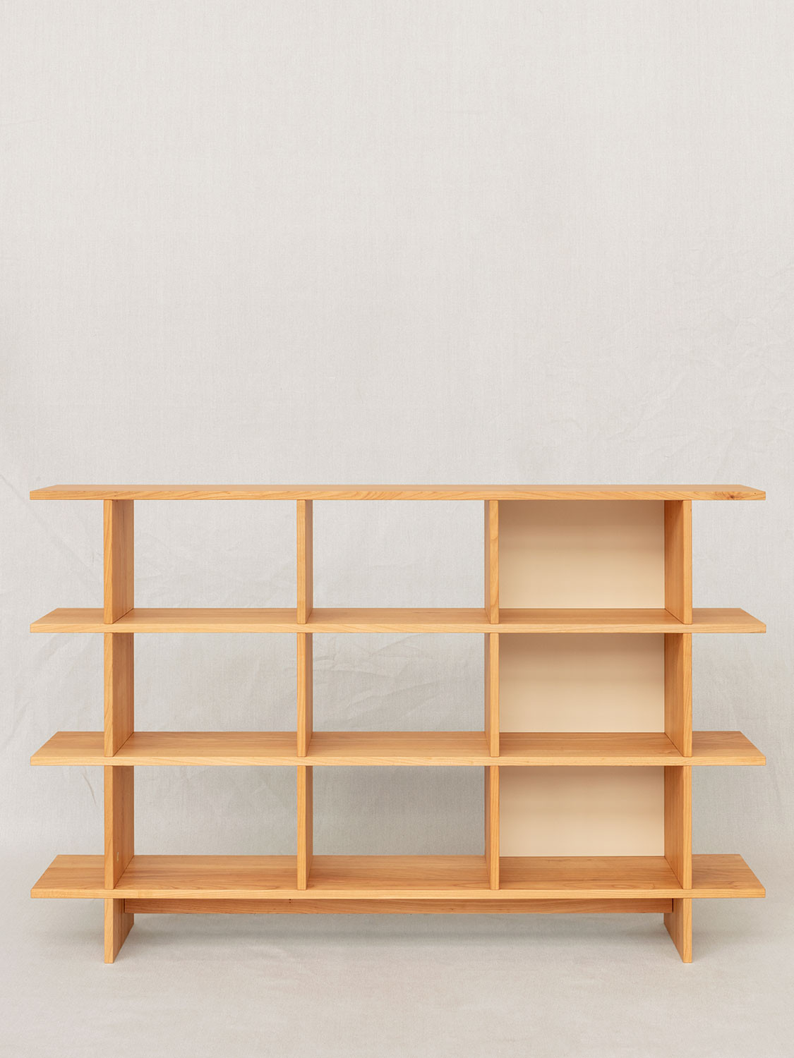 Offenes Massivholzhighboard aus Kirschbaum mit freien Enden (Japanischer Stil)
