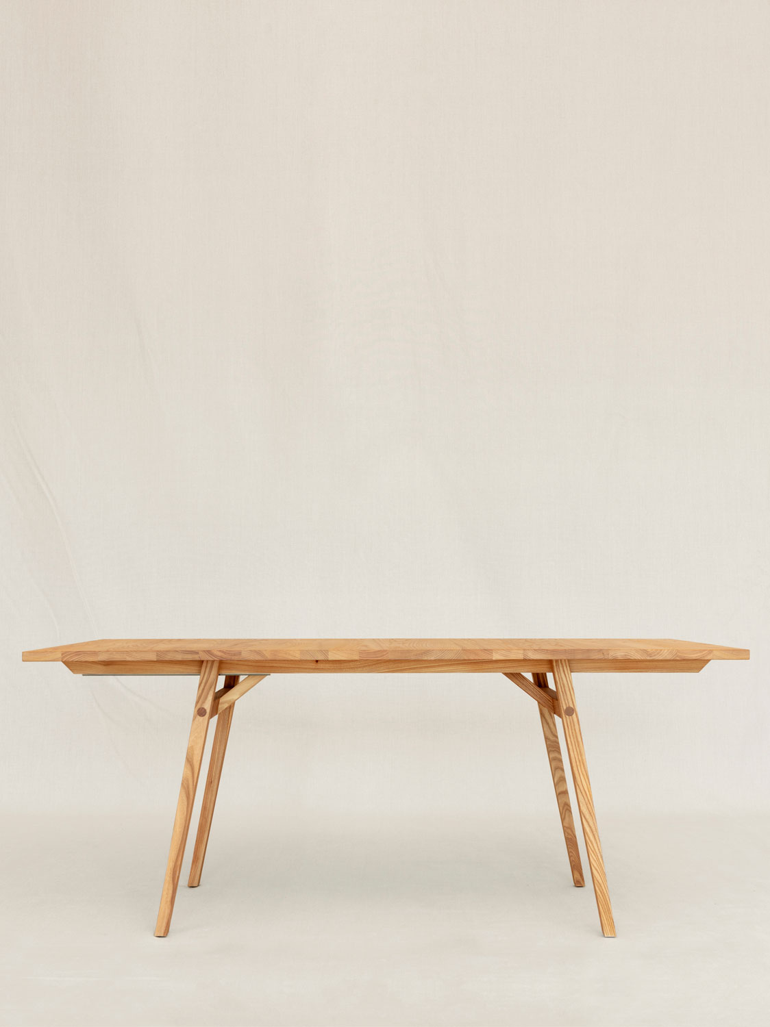 Esstisch Illex, Ulme massiv, 200 × 85 cm (Massivholz), Tischfussposition Innen