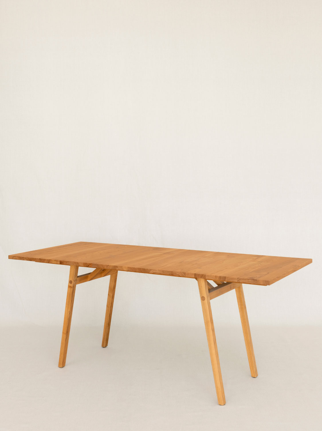 Esstisch Illex, Ulme massiv, 200 × 85 cm (Massivholz), Tischfussposition Innen