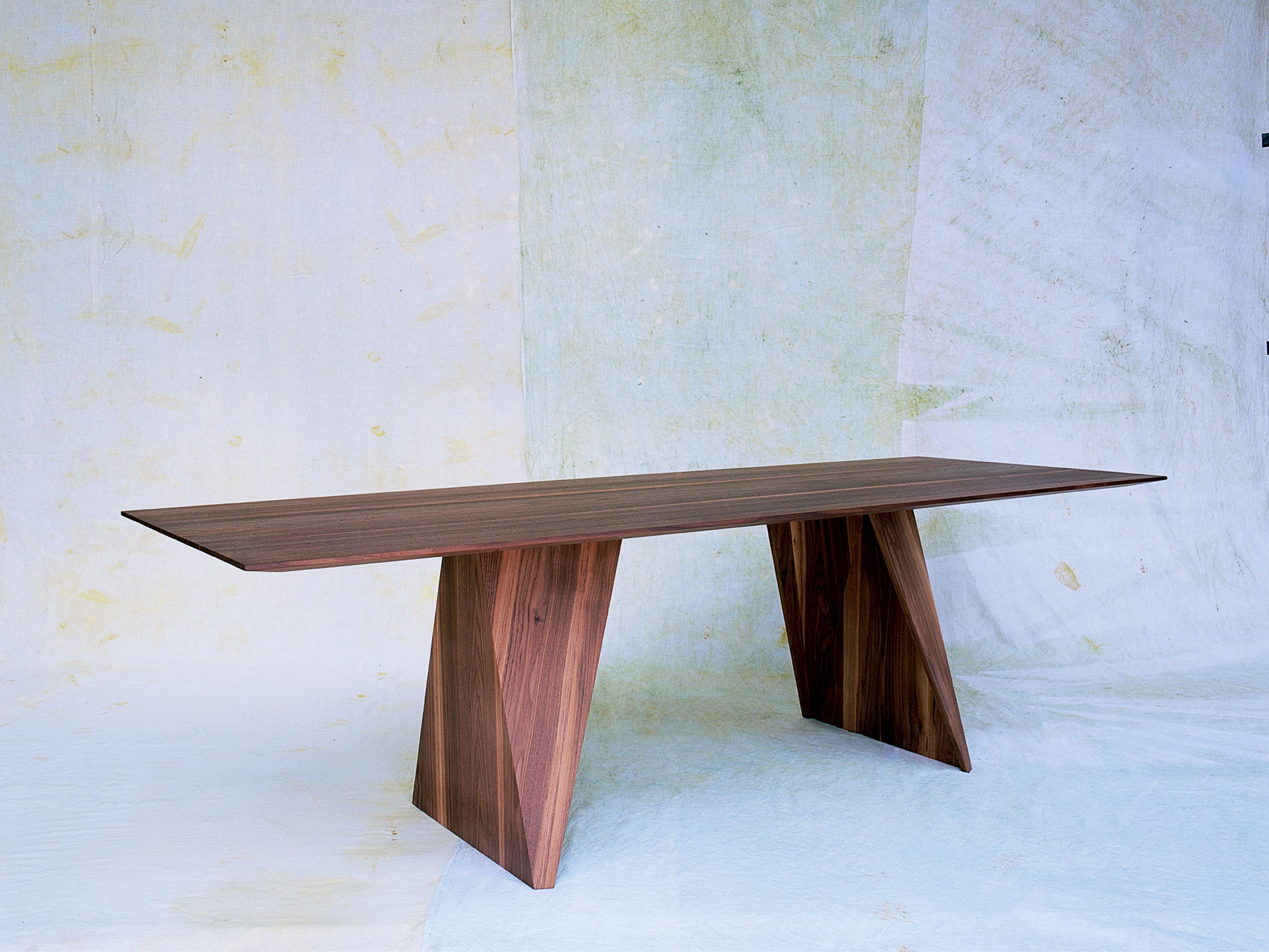 Esstisch Imagori, Nussbaum massiv (Massivholz), 250 × 95 cm