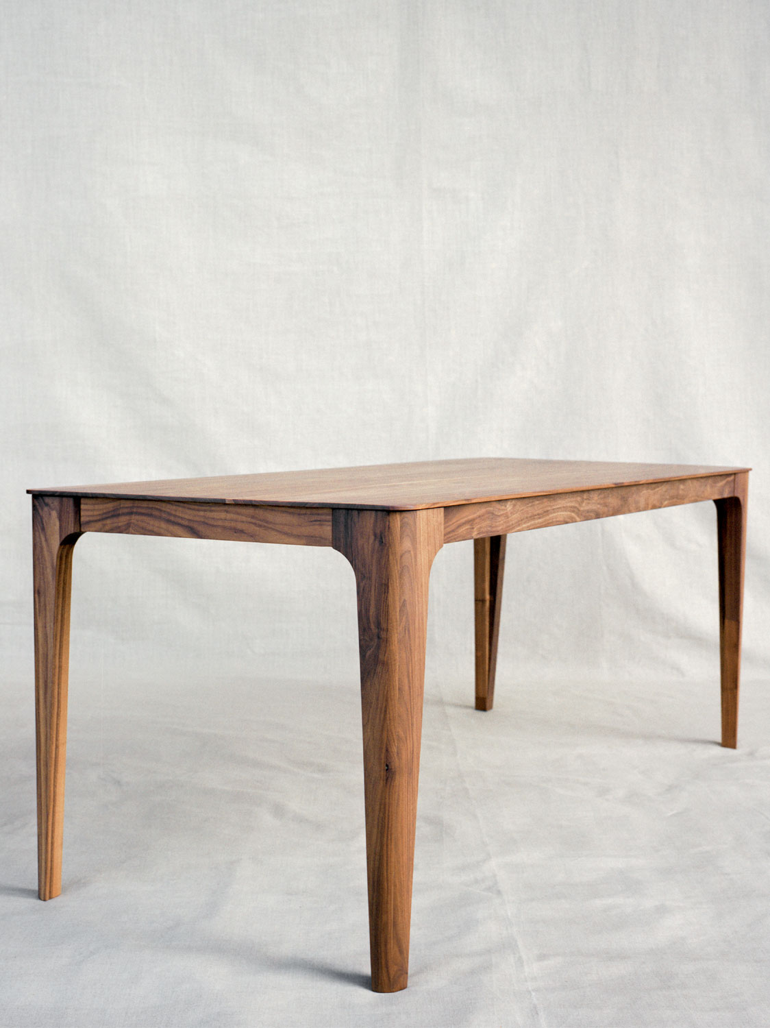 Esstisch Jas, Nussbaum massiv (Massivholz), 200 x 85 cm