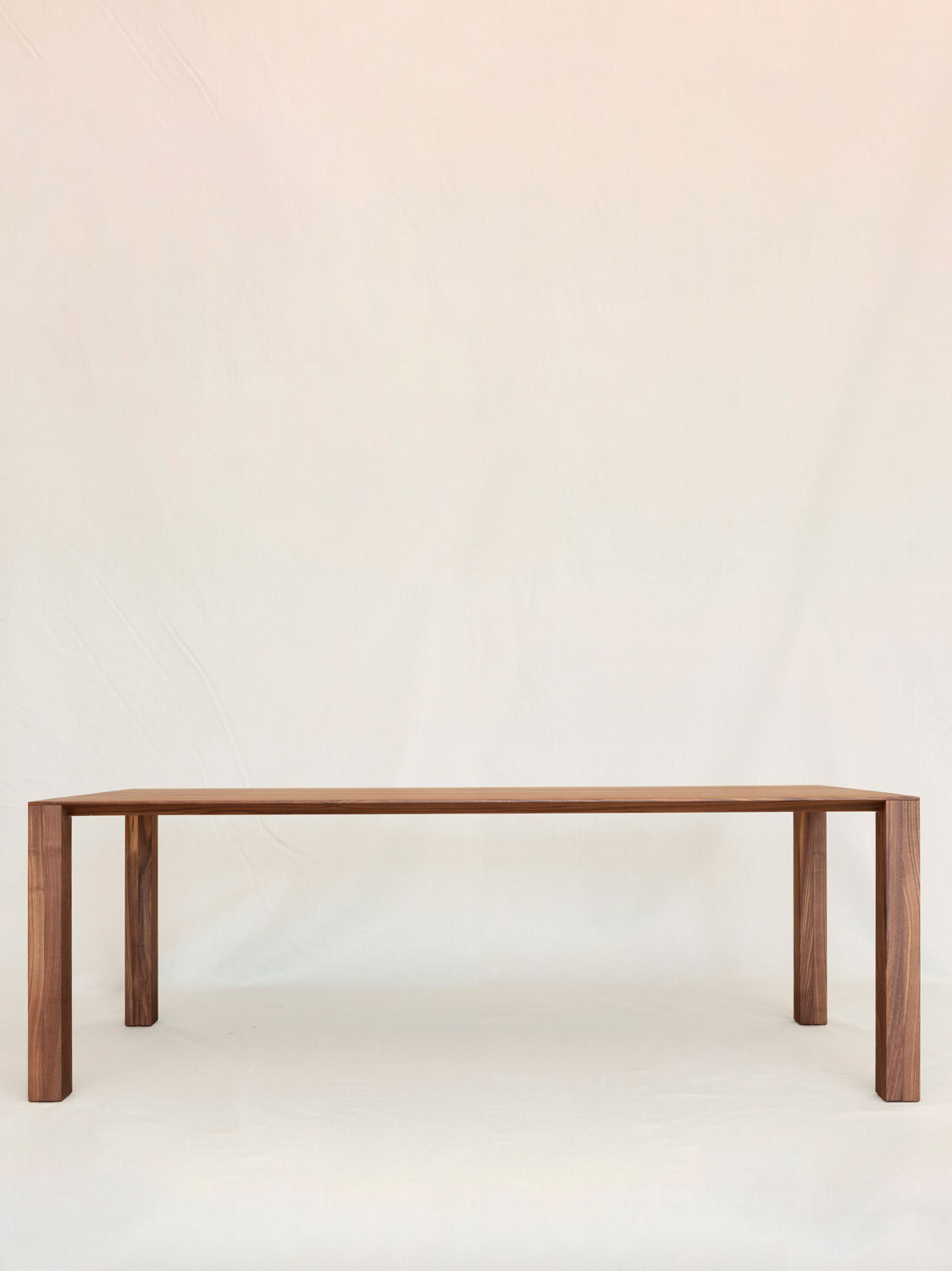 Esstisch Lura, Nussbaum massiv (Massivholz), 220 × 90 cm