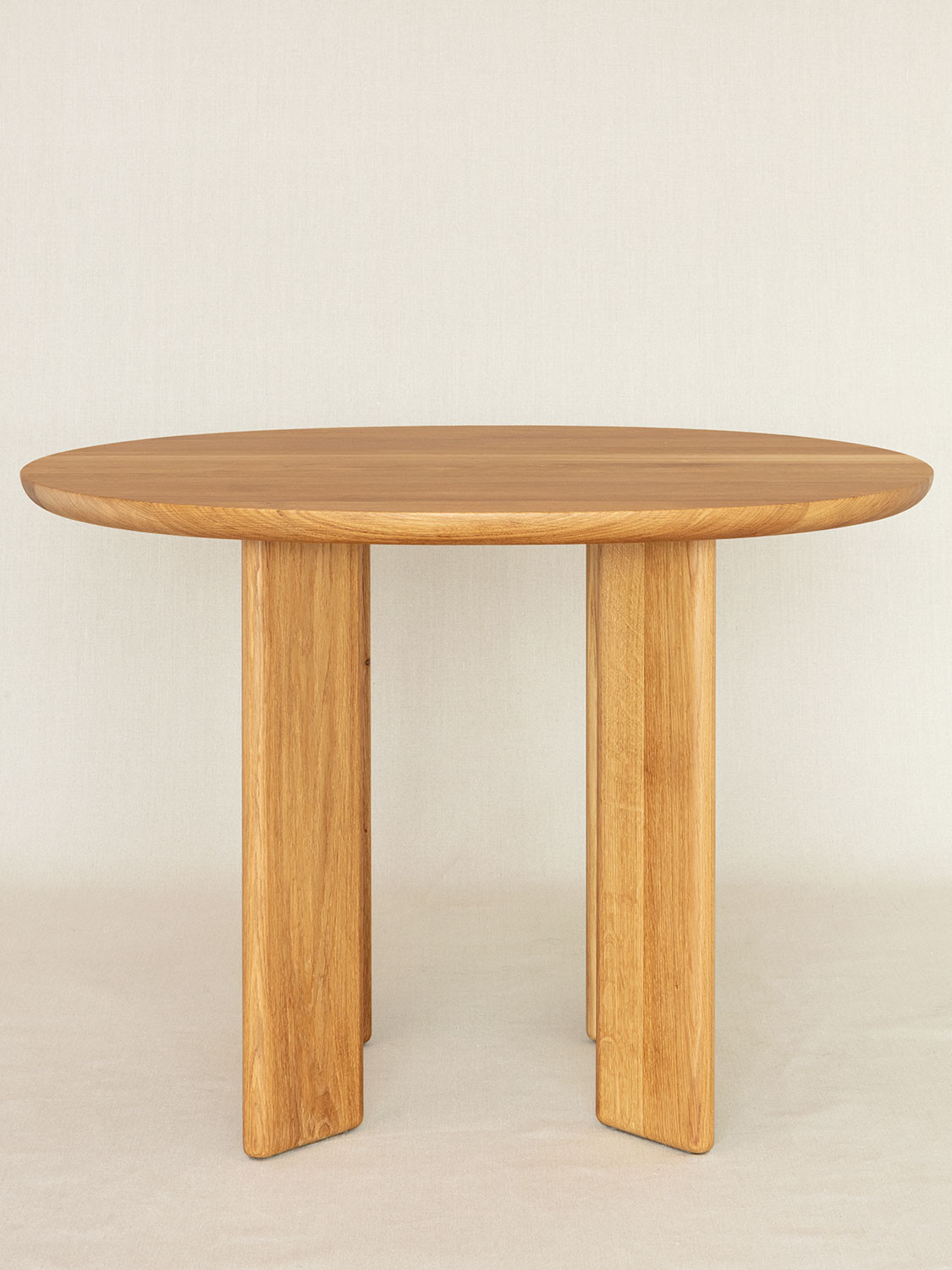 Esstisch Melon rund, Eiche massiv (Massivholz), 110 × 90 cm, hergestellt in Winterthur
