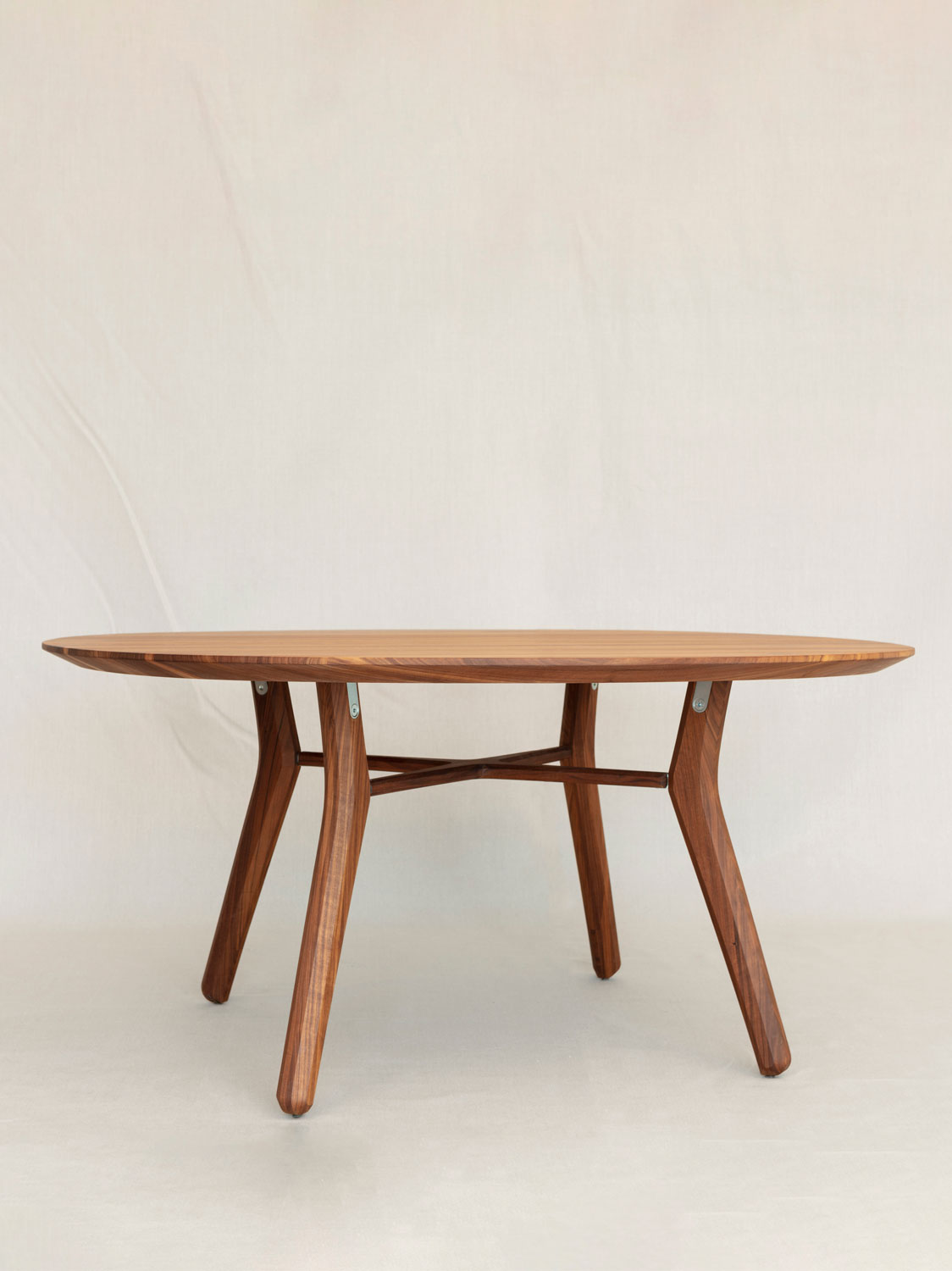 Esstische Vesta, Astnussbaum massiv (Massivholz), ø 156 cm, rund