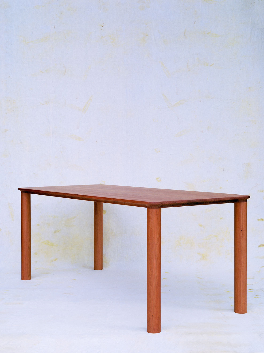 Esstisch Yama, Black Cherry massiv (Massivholz), 180 × 80 cm, hergestellt in Winterthur